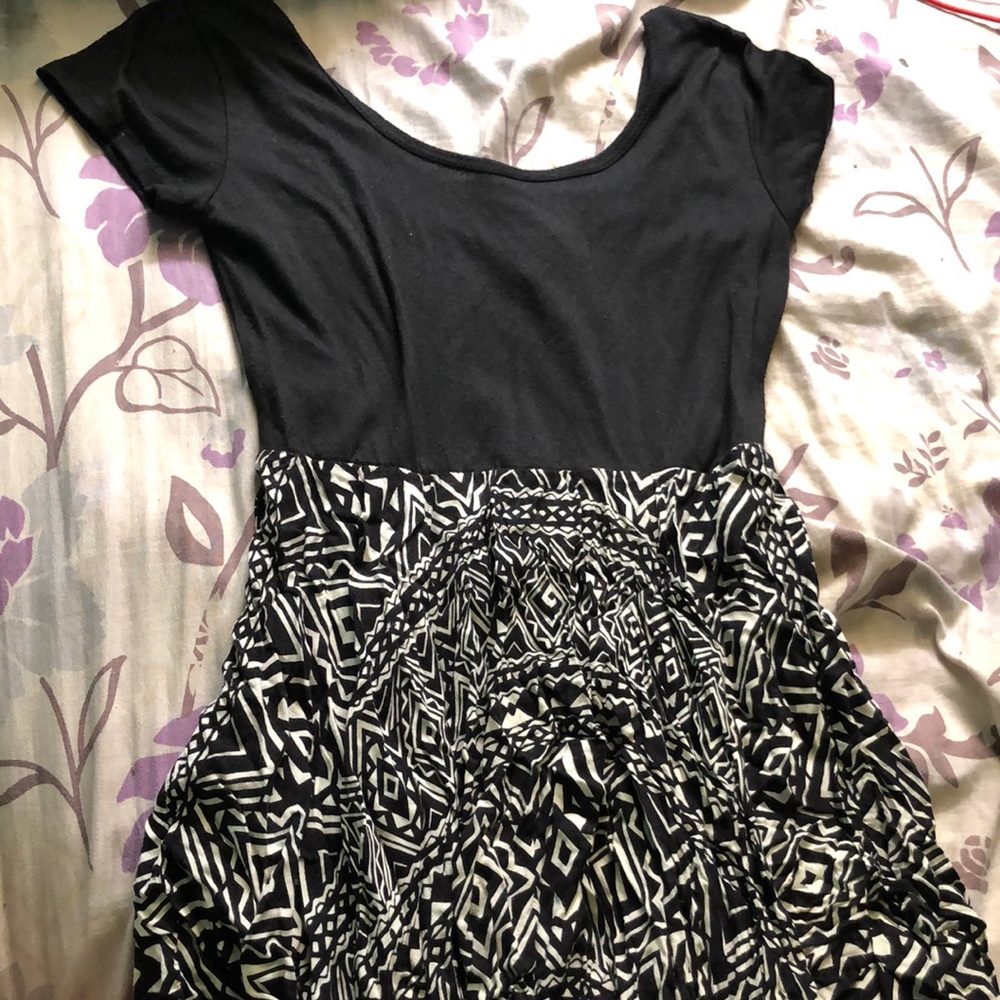 Aztec pattern asymmetrical dress - Picture 2 of 4